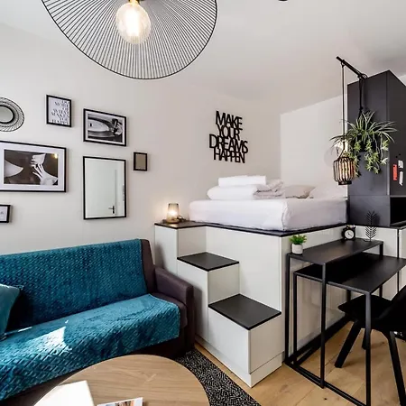 La Vie Est Belle In Confluence Studio