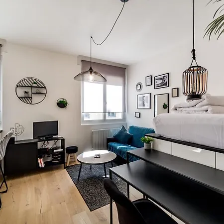 La Vie Est Belle In Confluence Studio Apartment Lyon